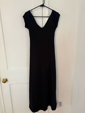 Pact Black Scoop Neck Cap Sleeve Keyhole Back Maxi Dress